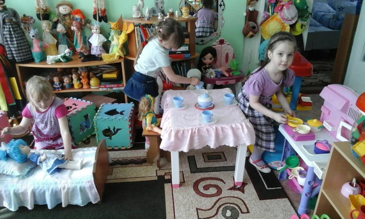 Чем игровые встречи отличаются от игротек?