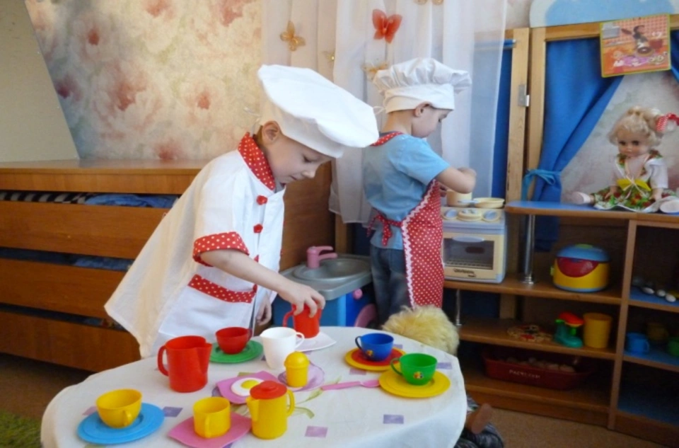 Сюжетно-ролевые игры: Развитие ребёнка под руководством специалиста или простые развлечения с аниматорами?