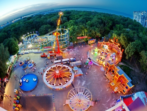 Парк аттракционов